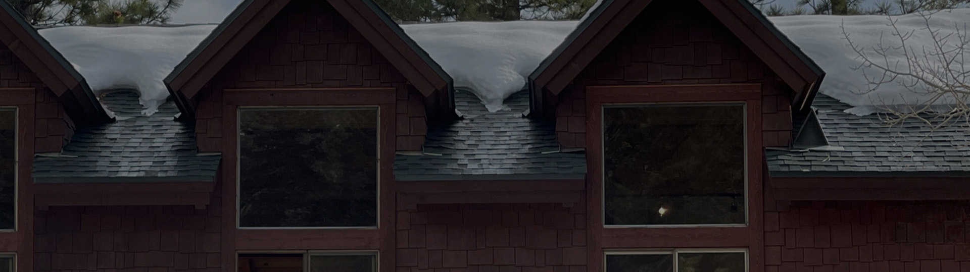 Roof de-icing banner